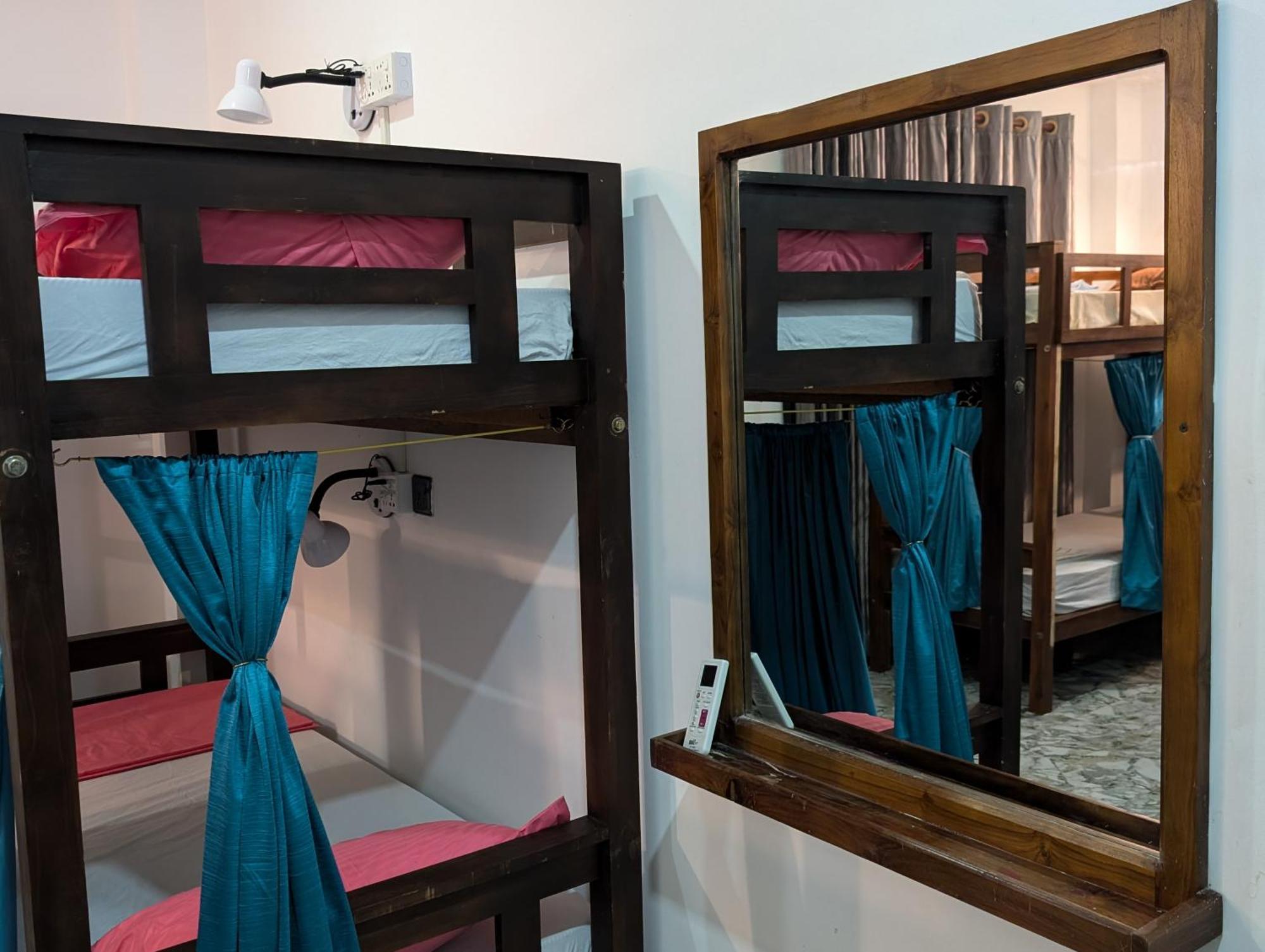 Costels Mirissa Hostel Room photo