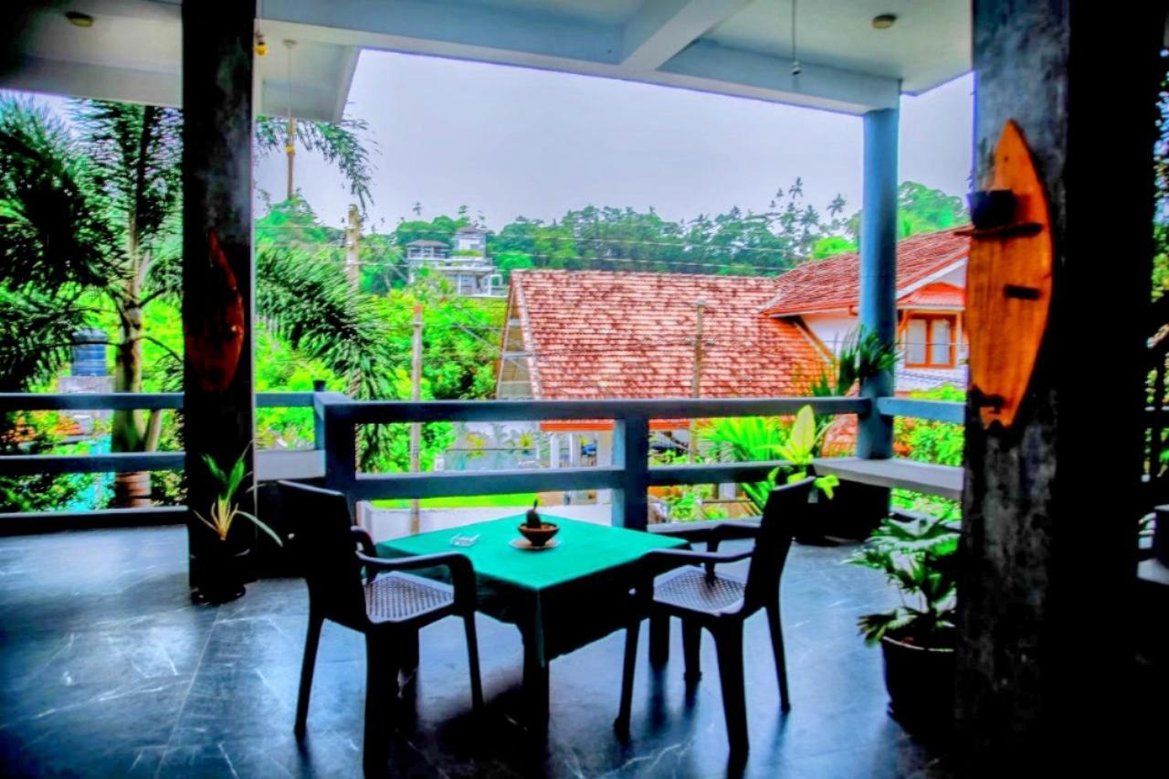 Costels Mirissa Hostel Exterior photo