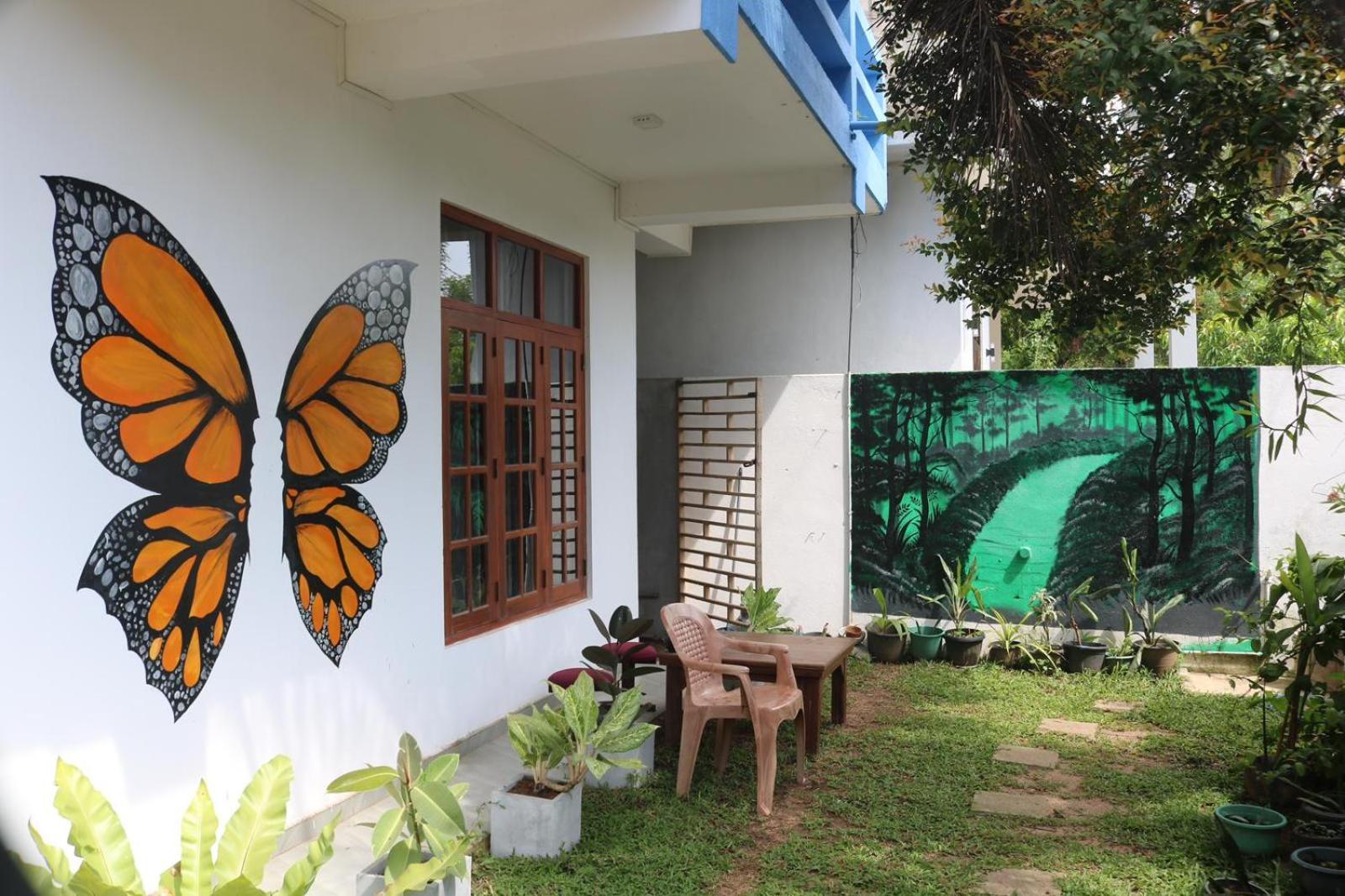 Costels Mirissa Hostel Exterior photo