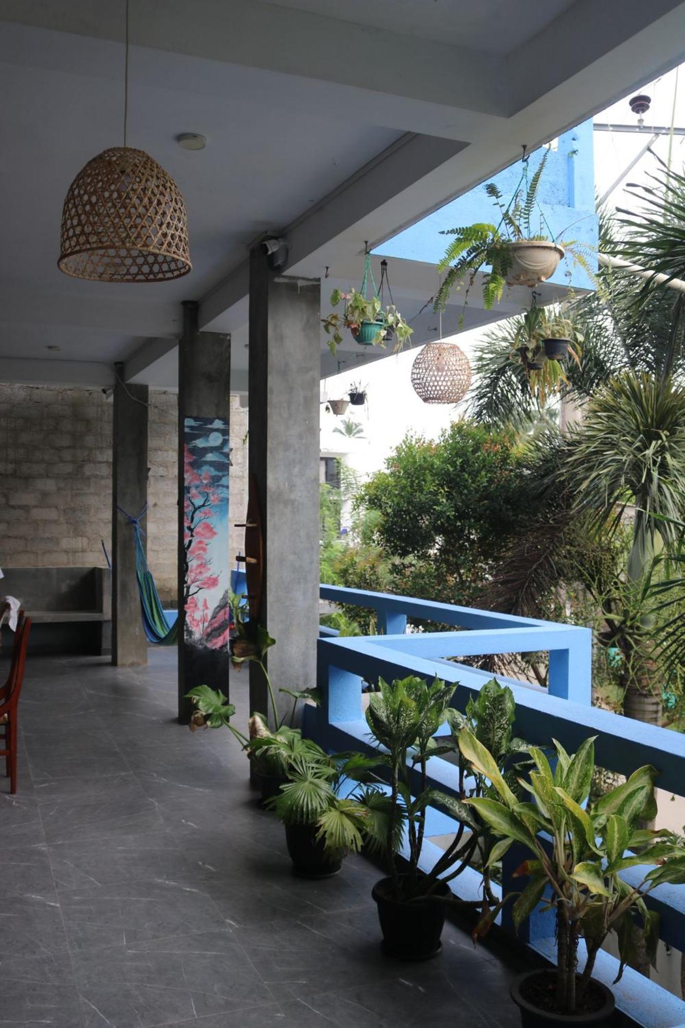 Costels Mirissa Hostel Exterior photo